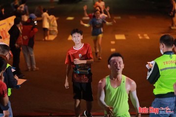 BƯỚC CHẠY CHÀO XUÂN THÀNH PHỐ QUẢNG NGÃI 2024 - Ảnh #1243010