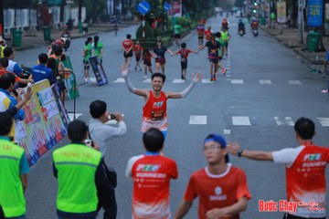 BƯỚC CHẠY CHÀO XUÂN THÀNH PHỐ QUẢNG NGÃI 2024 - Ảnh #1251884