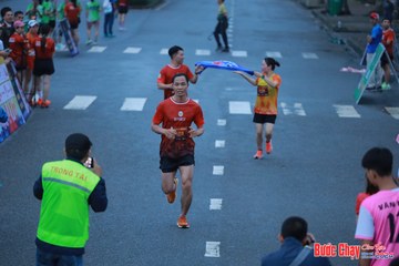 BƯỚC CHẠY CHÀO XUÂN THÀNH PHỐ QUẢNG NGÃI 2024 - Ảnh #1251390
