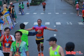 BƯỚC CHẠY CHÀO XUÂN THÀNH PHỐ QUẢNG NGÃI 2024 - Ảnh #1251906