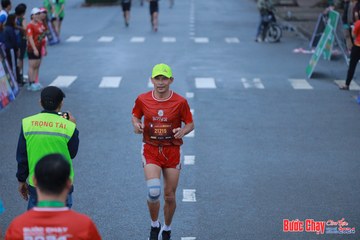 BƯỚC CHẠY CHÀO XUÂN THÀNH PHỐ QUẢNG NGÃI 2024 - Ảnh #1251937