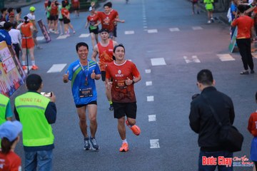 BƯỚC CHẠY CHÀO XUÂN THÀNH PHỐ QUẢNG NGÃI 2024 - Ảnh #1250773