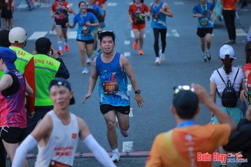 BƯỚC CHẠY CHÀO XUÂN THÀNH PHỐ QUẢNG NGÃI 2024 - Ảnh #1251297