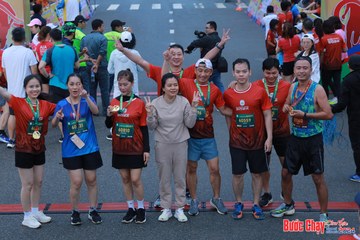 BƯỚC CHẠY CHÀO XUÂN THÀNH PHỐ QUẢNG NGÃI 2024 - Ảnh #1251672