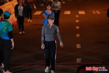 BƯỚC CHẠY CHÀO XUÂN THÀNH PHỐ QUẢNG NGÃI 2024 - Ảnh #1240100