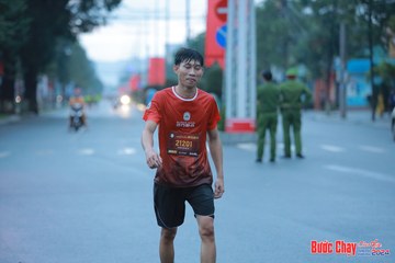 BƯỚC CHẠY CHÀO XUÂN THÀNH PHỐ QUẢNG NGÃI 2024 - Ảnh #1236893