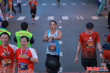 BƯỚC CHẠY CHÀO XUÂN THÀNH PHỐ QUẢNG NGÃI 2024 - Ảnh #1251064