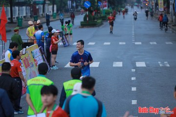 BƯỚC CHẠY CHÀO XUÂN THÀNH PHỐ QUẢNG NGÃI 2024 - Ảnh #1251920