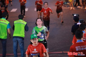 BƯỚC CHẠY CHÀO XUÂN THÀNH PHỐ QUẢNG NGÃI 2024 - Ảnh #1250021