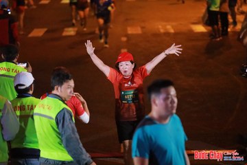BƯỚC CHẠY CHÀO XUÂN THÀNH PHỐ QUẢNG NGÃI 2024 - Ảnh #1248552