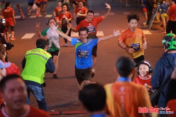 BƯỚC CHẠY CHÀO XUÂN THÀNH PHỐ QUẢNG NGÃI 2024 - Ảnh #1249568