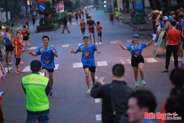 BƯỚC CHẠY CHÀO XUÂN THÀNH PHỐ QUẢNG NGÃI 2024 - Ảnh #1250410