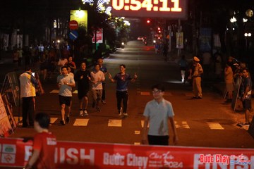 BƯỚC CHẠY CHÀO XUÂN THÀNH PHỐ QUẢNG NGÃI 2024 - Ảnh #1239170