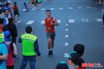 BƯỚC CHẠY CHÀO XUÂN THÀNH PHỐ QUẢNG NGÃI 2024 - Ảnh #1251136