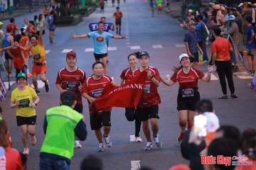 BƯỚC CHẠY CHÀO XUÂN THÀNH PHỐ QUẢNG NGÃI 2024 - Ảnh #1250356