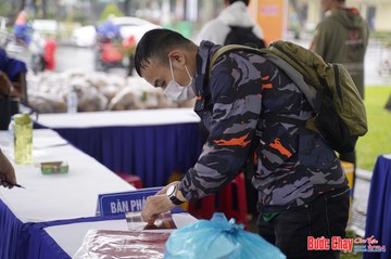 BƯỚC CHẠY CHÀO XUÂN THÀNH PHỐ QUẢNG NGÃI 2024 - Ảnh #1195098