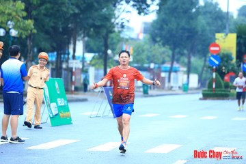 BƯỚC CHẠY CHÀO XUÂN THÀNH PHỐ QUẢNG NGÃI 2024 - Ảnh #1232498