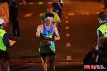 BƯỚC CHẠY CHÀO XUÂN THÀNH PHỐ QUẢNG NGÃI 2024 - Ảnh #1243232