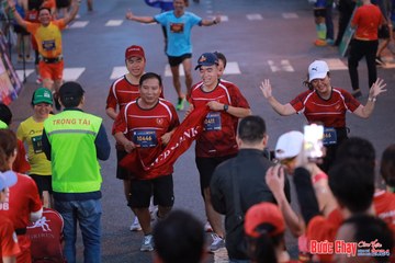 BƯỚC CHẠY CHÀO XUÂN THÀNH PHỐ QUẢNG NGÃI 2024 - Ảnh #1250359