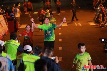 BƯỚC CHẠY CHÀO XUÂN THÀNH PHỐ QUẢNG NGÃI 2024 - Ảnh #1247385