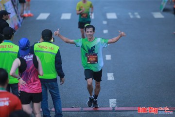 BƯỚC CHẠY CHÀO XUÂN THÀNH PHỐ QUẢNG NGÃI 2024 - Ảnh #1220618