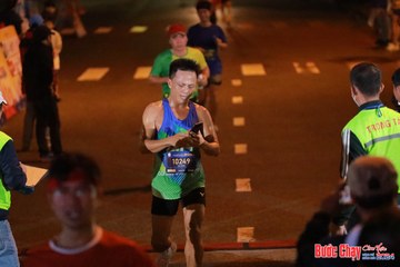 BƯỚC CHẠY CHÀO XUÂN THÀNH PHỐ QUẢNG NGÃI 2024 - Ảnh #1243225