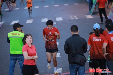 BƯỚC CHẠY CHÀO XUÂN THÀNH PHỐ QUẢNG NGÃI 2024 - Ảnh #1250753