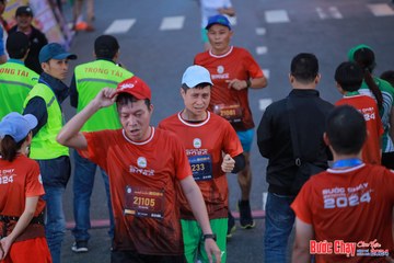 BƯỚC CHẠY CHÀO XUÂN THÀNH PHỐ QUẢNG NGÃI 2024 - Ảnh #1250703