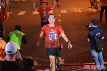 BƯỚC CHẠY CHÀO XUÂN THÀNH PHỐ QUẢNG NGÃI 2024 - Ảnh #1249086