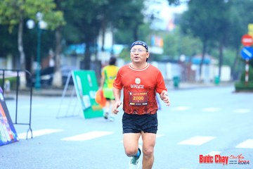 BƯỚC CHẠY CHÀO XUÂN THÀNH PHỐ QUẢNG NGÃI 2024 - Ảnh #1233080