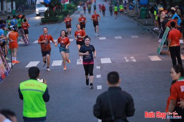 BƯỚC CHẠY CHÀO XUÂN THÀNH PHỐ QUẢNG NGÃI 2024 - Ảnh #1250616