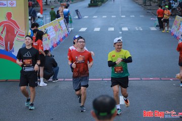 BƯỚC CHẠY CHÀO XUÂN THÀNH PHỐ QUẢNG NGÃI 2024 - Ảnh #1252004