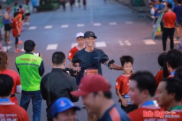 BƯỚC CHẠY CHÀO XUÂN THÀNH PHỐ QUẢNG NGÃI 2024 - Ảnh #1250437