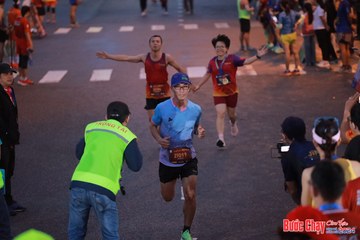 BƯỚC CHẠY CHÀO XUÂN THÀNH PHỐ QUẢNG NGÃI 2024 - Ảnh #1250067