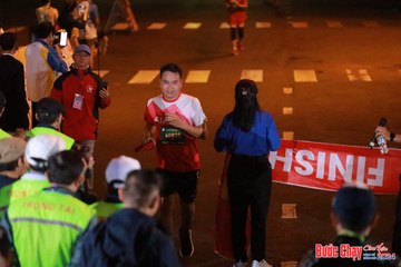 BƯỚC CHẠY CHÀO XUÂN THÀNH PHỐ QUẢNG NGÃI 2024 - Ảnh #1246393