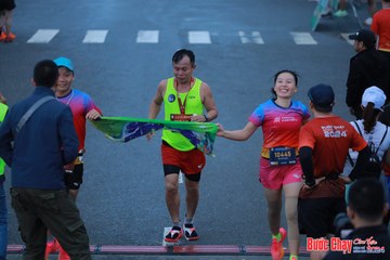 BƯỚC CHẠY CHÀO XUÂN THÀNH PHỐ QUẢNG NGÃI 2024 - Ảnh #1251416