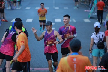 BƯỚC CHẠY CHÀO XUÂN THÀNH PHỐ QUẢNG NGÃI 2024 - Ảnh #1251271