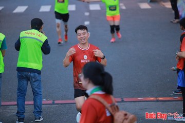 BƯỚC CHẠY CHÀO XUÂN THÀNH PHỐ QUẢNG NGÃI 2024 - Ảnh #1250993