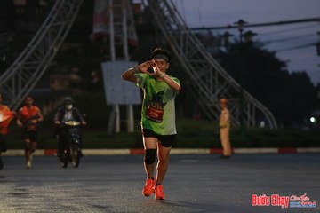 BƯỚC CHẠY CHÀO XUÂN THÀNH PHỐ QUẢNG NGÃI 2024 - Ảnh #1230182