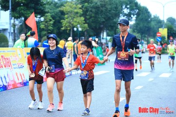 BƯỚC CHẠY CHÀO XUÂN THÀNH PHỐ QUẢNG NGÃI 2024 - Ảnh #1231371