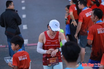 BƯỚC CHẠY CHÀO XUÂN THÀNH PHỐ QUẢNG NGÃI 2024 - Ảnh #1250847