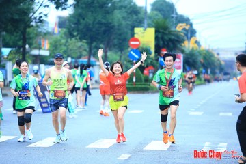 BƯỚC CHẠY CHÀO XUÂN THÀNH PHỐ QUẢNG NGÃI 2024 - Ảnh #1230300
