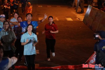 BƯỚC CHẠY CHÀO XUÂN THÀNH PHỐ QUẢNG NGÃI 2024 - Ảnh #1239901