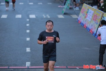 BƯỚC CHẠY CHÀO XUÂN THÀNH PHỐ QUẢNG NGÃI 2024 - Ảnh #1251944