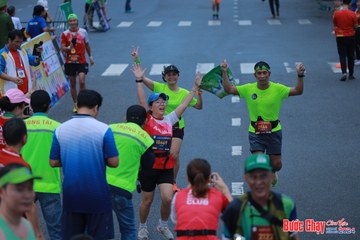 BƯỚC CHẠY CHÀO XUÂN THÀNH PHỐ QUẢNG NGÃI 2024 - Ảnh #1251592