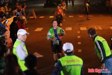BƯỚC CHẠY CHÀO XUÂN THÀNH PHỐ QUẢNG NGÃI 2024 - Ảnh #1243654