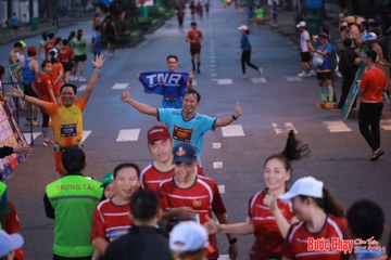 BƯỚC CHẠY CHÀO XUÂN THÀNH PHỐ QUẢNG NGÃI 2024 - Ảnh #1250362
