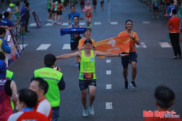 BƯỚC CHẠY CHÀO XUÂN THÀNH PHỐ QUẢNG NGÃI 2024 - Ảnh #1251015