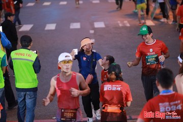 BƯỚC CHẠY CHÀO XUÂN THÀNH PHỐ QUẢNG NGÃI 2024 - Ảnh #1250110