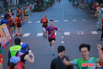 BƯỚC CHẠY CHÀO XUÂN THÀNH PHỐ QUẢNG NGÃI 2024 - Ảnh #1250850